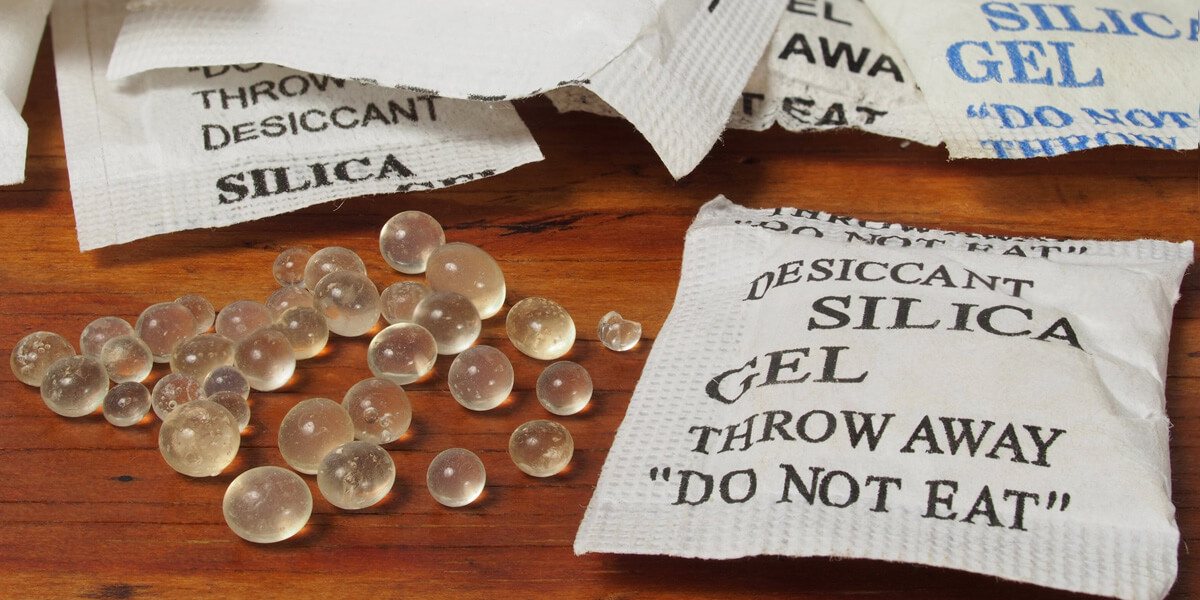 desiccants inserting 001